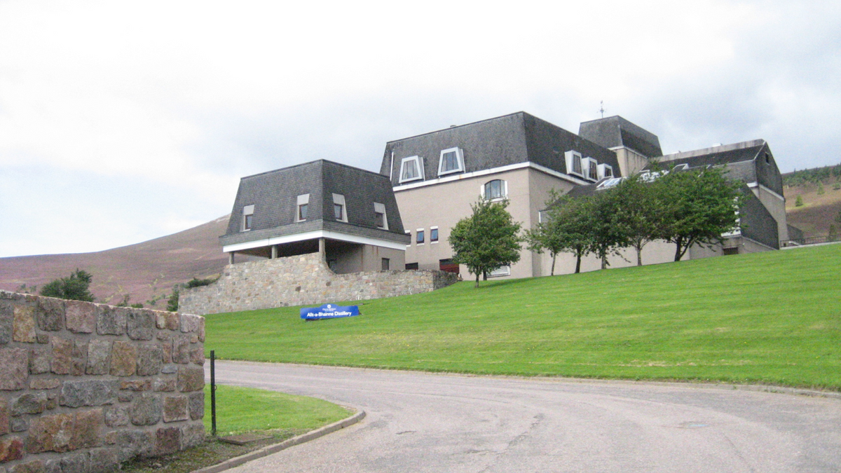 Distillerie Allt-a-Bhainne (100 Pipers)